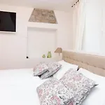 Apartman Elleon By Locap Group *