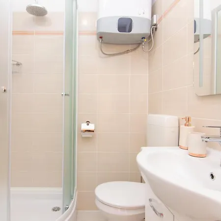 Elleon By Locap Group شقة بيران