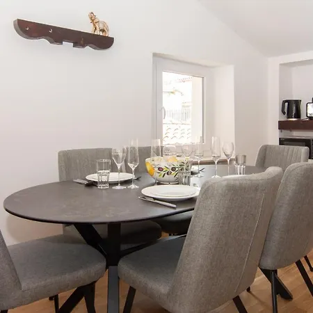 شقة Elleon By Locap Group بيران